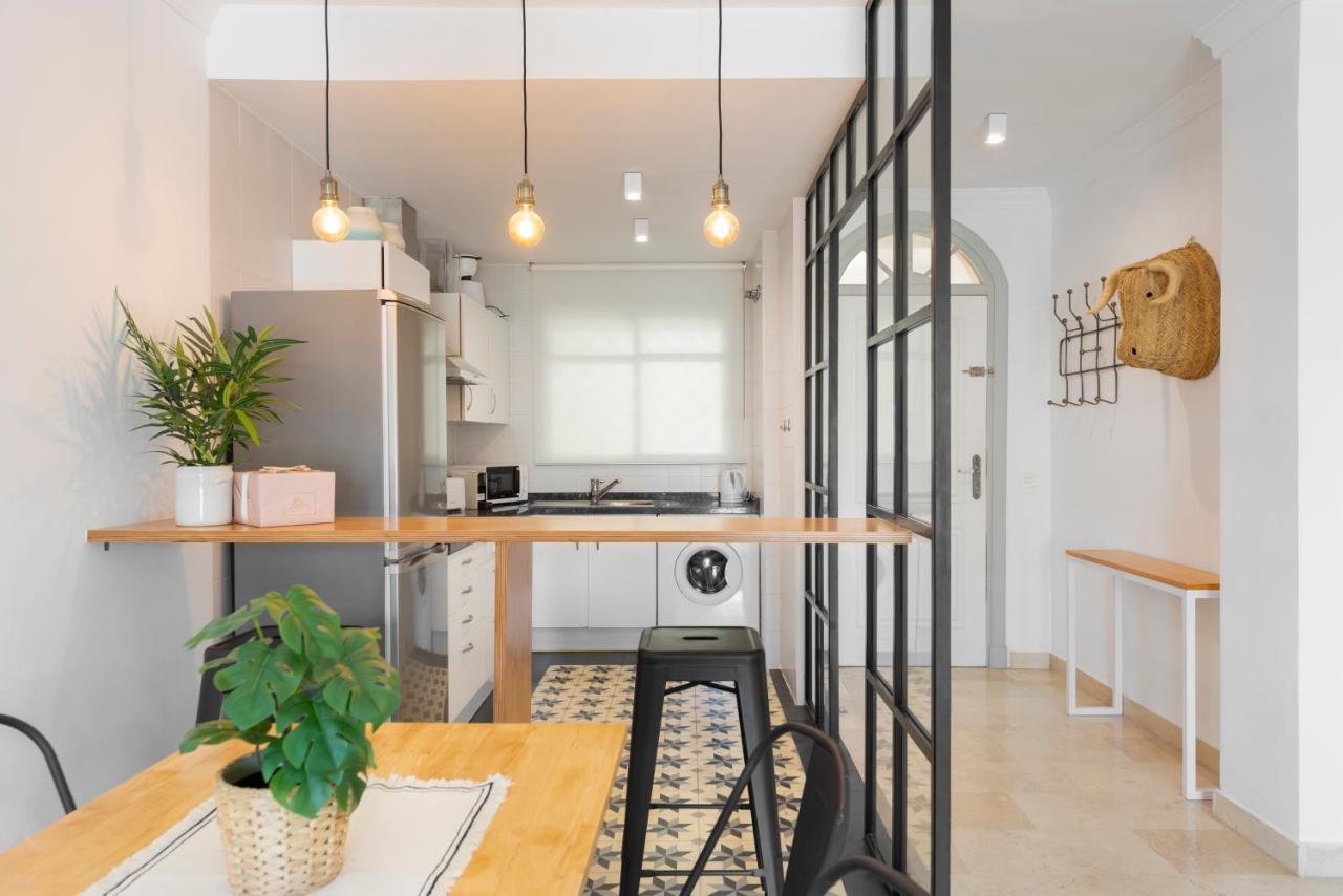 Bright 2 Bedroom Apartment With Parking Space And Swimming Pools In Aloha Gardens Marbella Exteriör bild