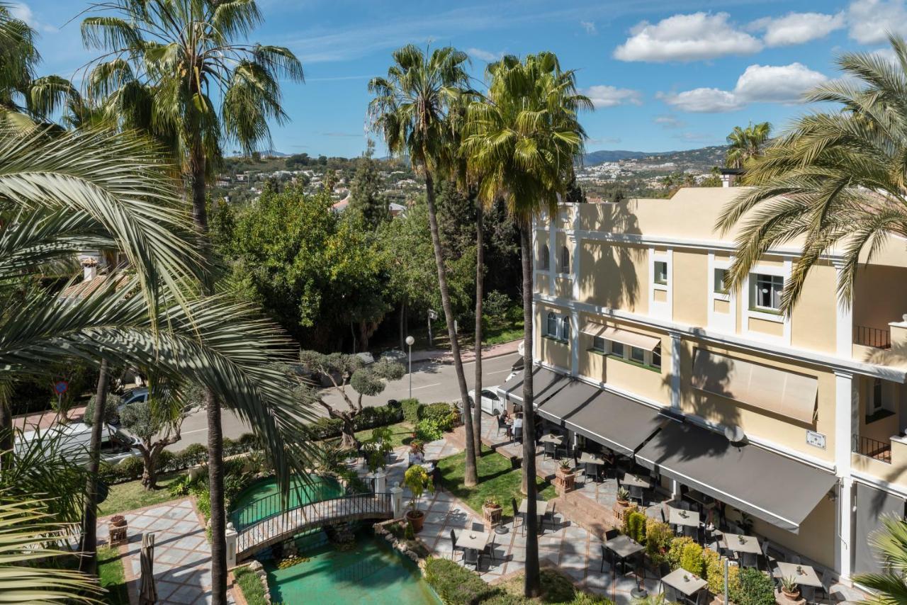 Bright 2 Bedroom Apartment With Parking Space And Swimming Pools In Aloha Gardens Marbella Exteriör bild